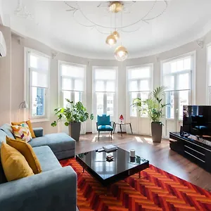 Fandango By Halu!, Gorgeous Neoclassical Next To Metro Station Διαμέρισμα